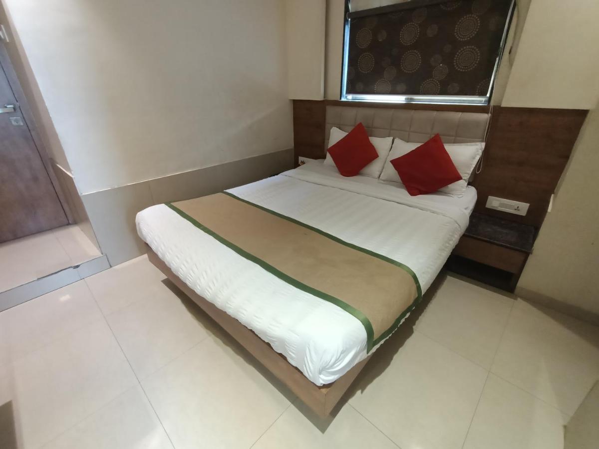 מומביי Fabhotel Regal Inn מראה חיצוני תמונה