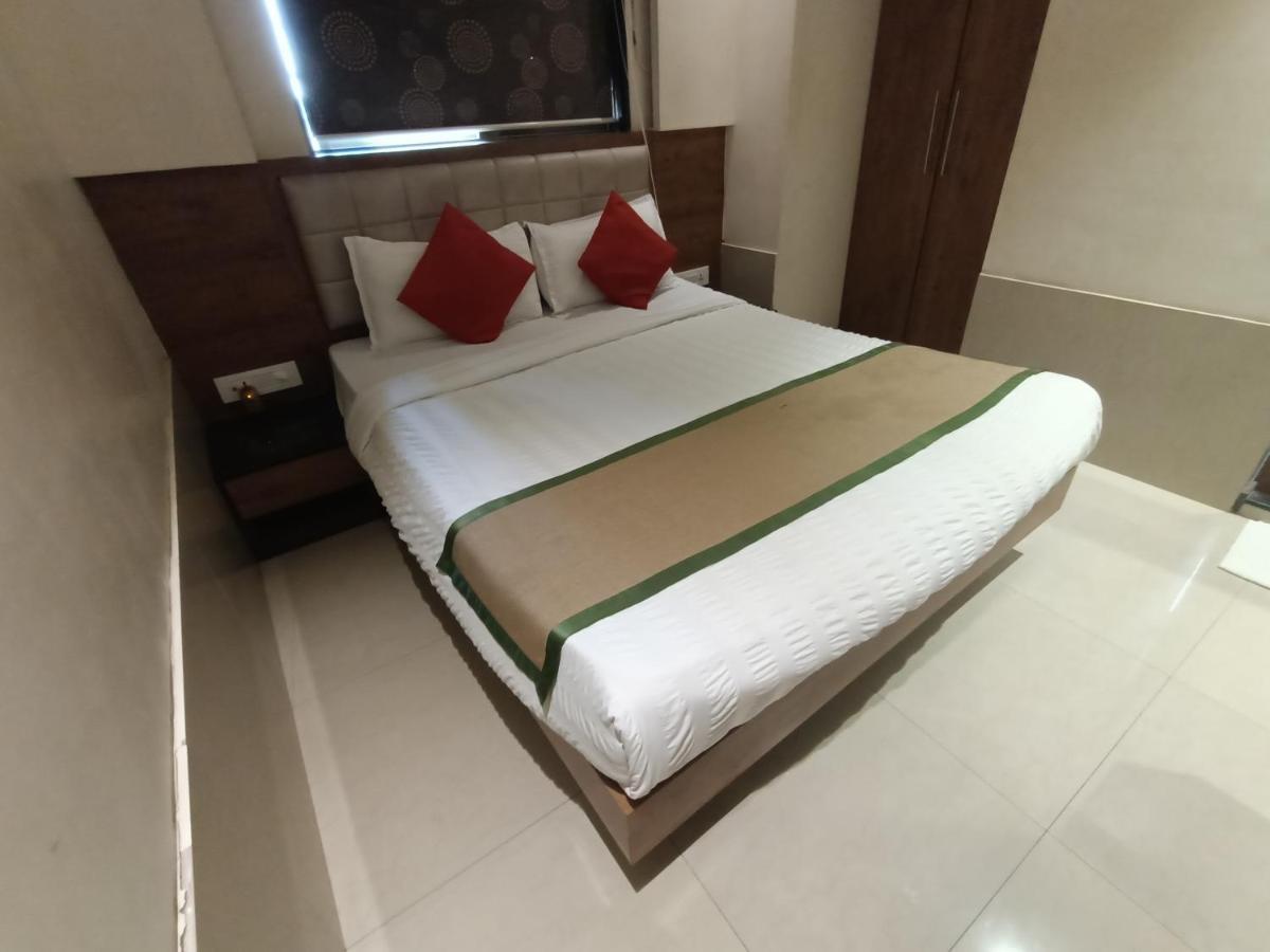 מומביי Fabhotel Regal Inn מראה חיצוני תמונה
