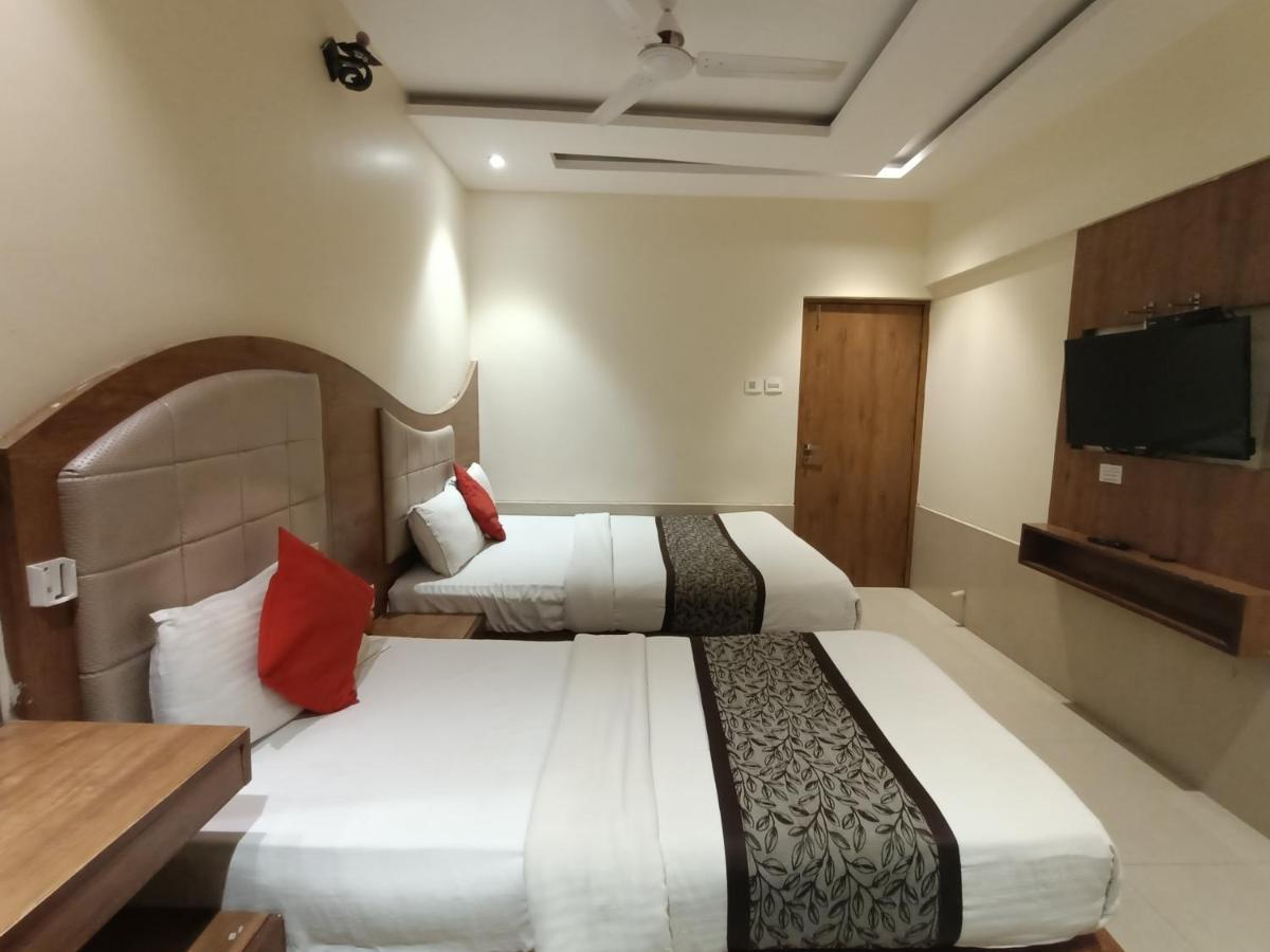 מומביי Fabhotel Regal Inn מראה חיצוני תמונה