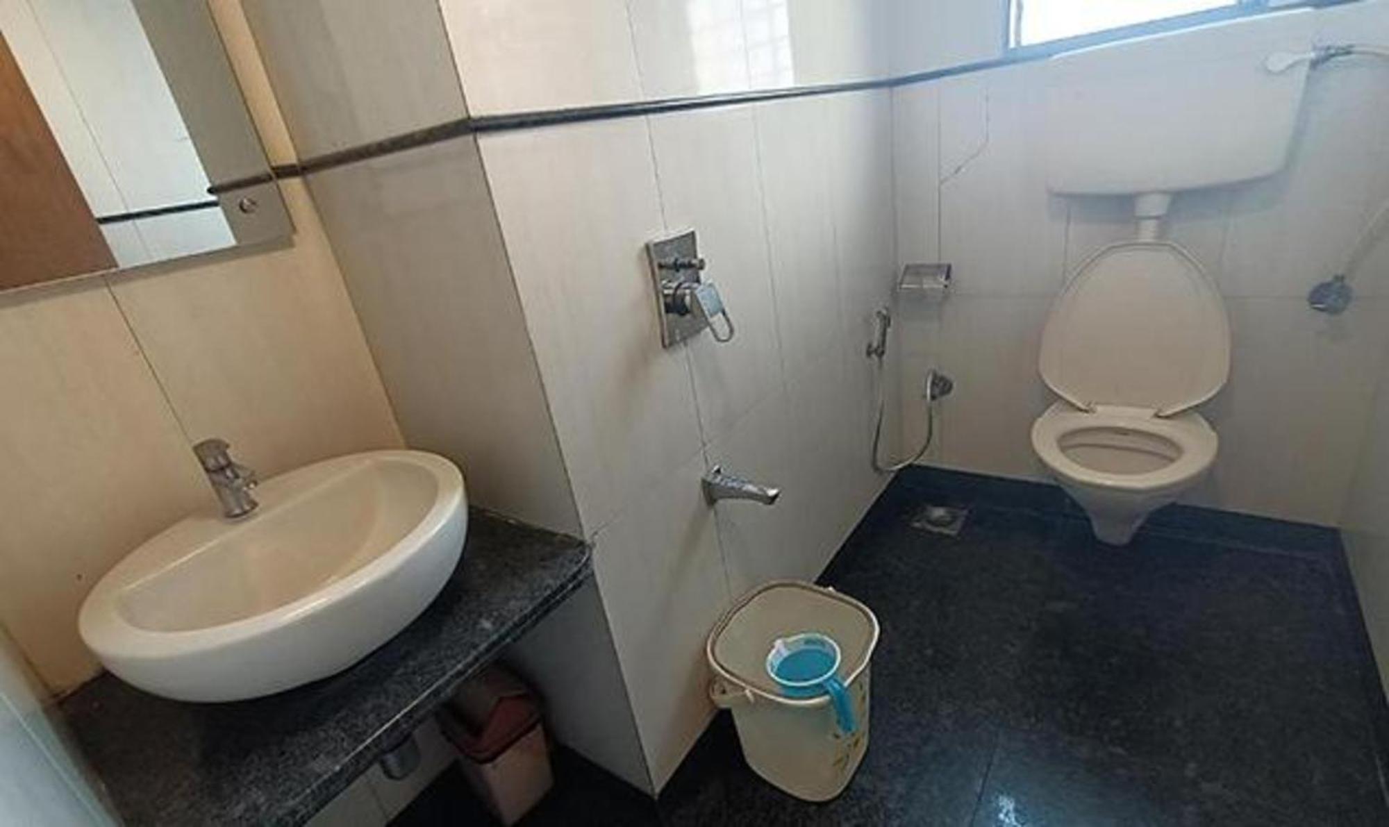 מומביי Fabhotel Regal Inn מראה חיצוני תמונה