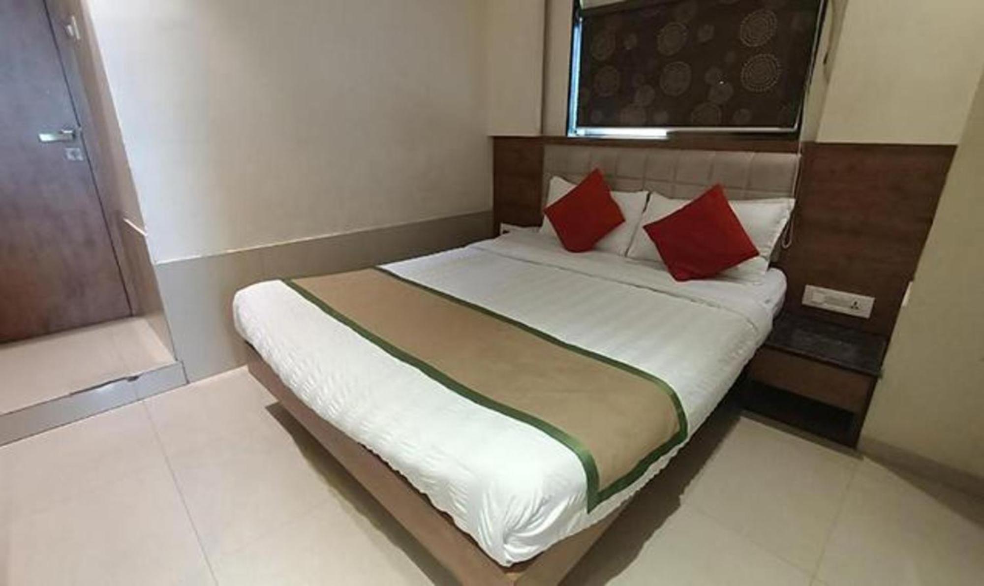 מומביי Fabhotel Regal Inn מראה חיצוני תמונה