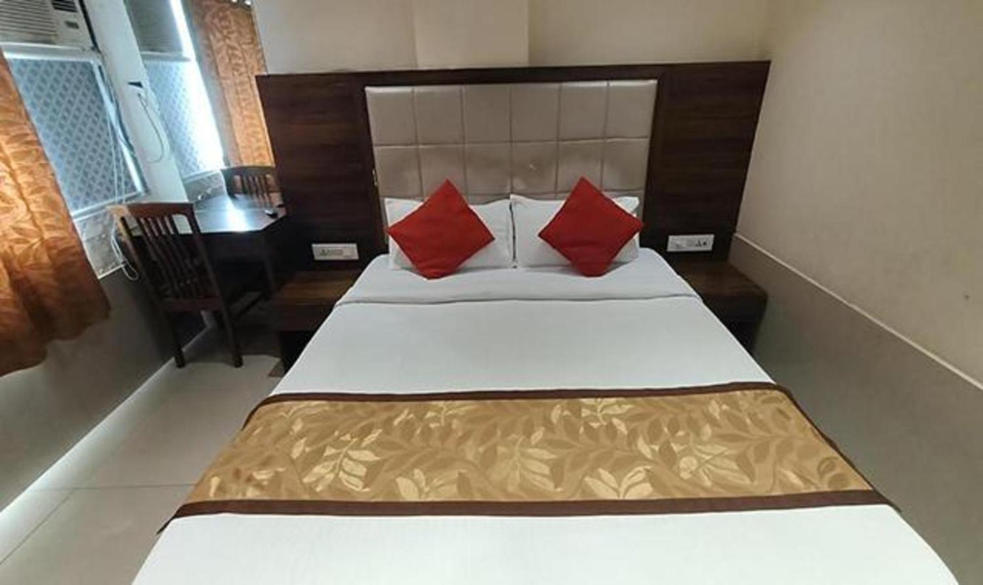 מומביי Fabhotel Regal Inn מראה חיצוני תמונה