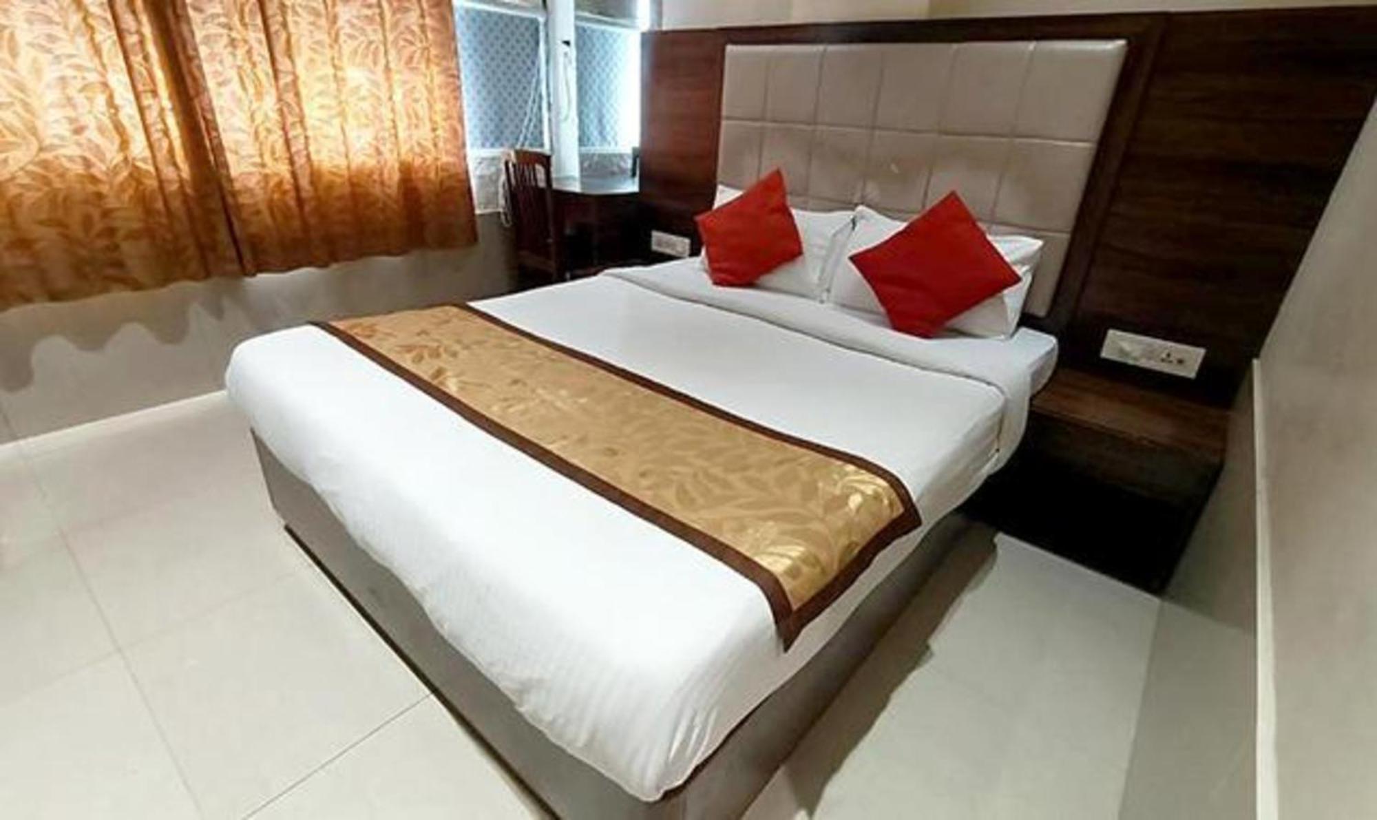 מומביי Fabhotel Regal Inn מראה חיצוני תמונה