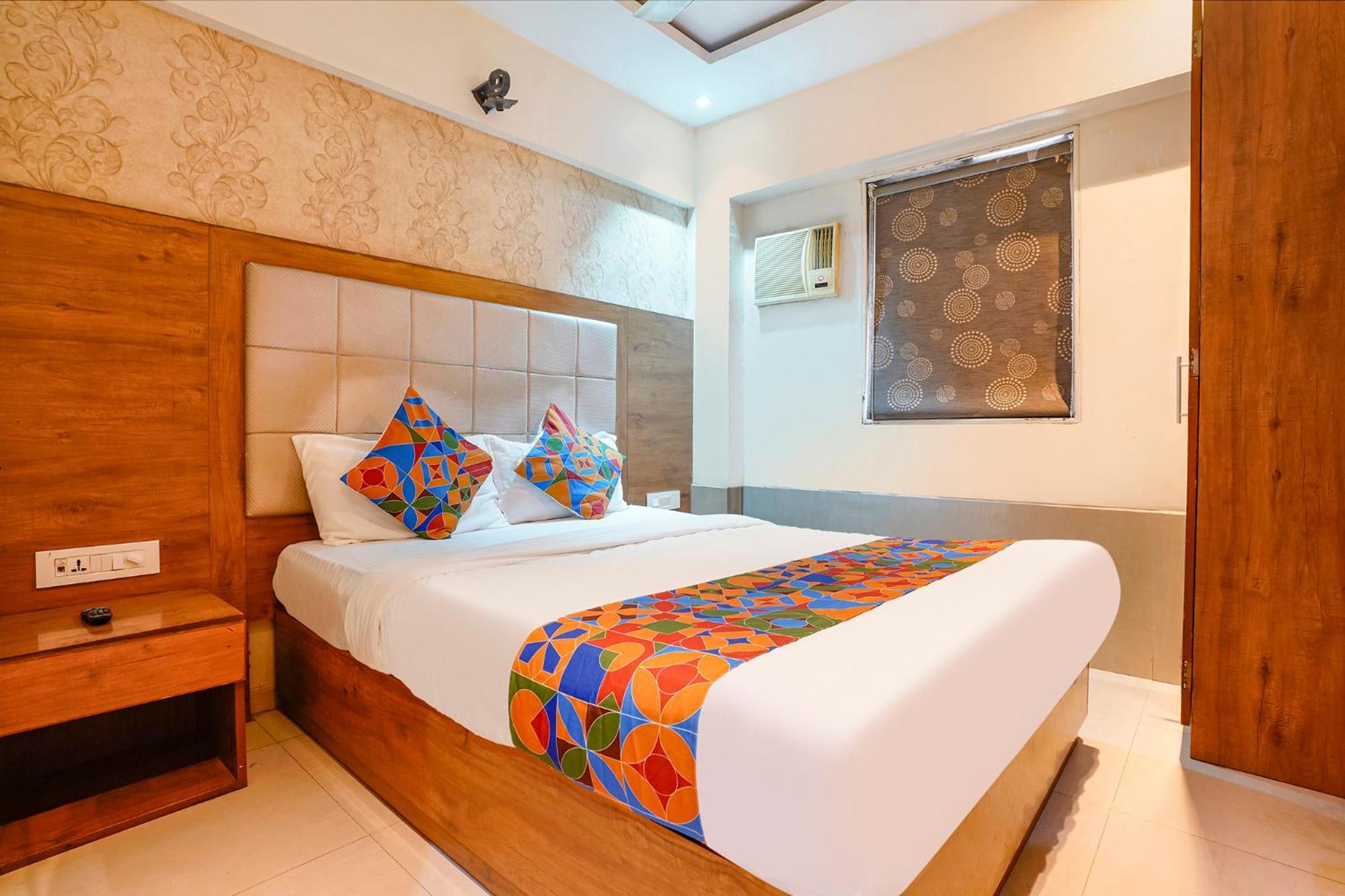 מומביי Fabhotel Regal Inn מראה חיצוני תמונה