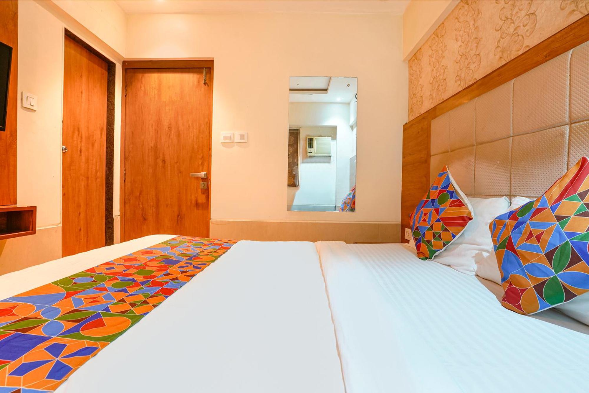 מומביי Fabhotel Regal Inn מראה חיצוני תמונה