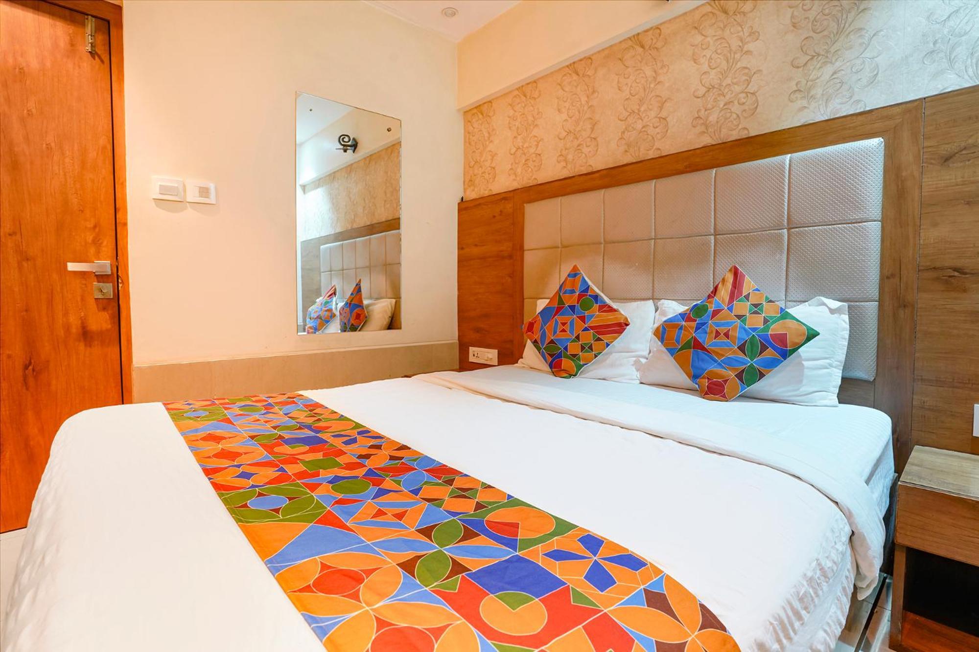 מומביי Fabhotel Regal Inn מראה חיצוני תמונה